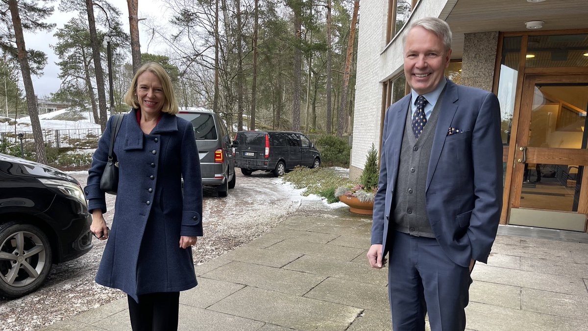 Utenriksdept's tweet photo. Utenriksminister @AHuitfeldt er i dag i Helsingfors og møter blant andre sin finske kollega @Haavisto. Følg pressekonferansen med de to her kl. 13.15: https://t.co/rg7MgY6a6k https://t.co/dT3LkMtb7J