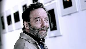 LaurentTaiSoub's tweet photo. Où va l'humanité ?
Aujourd'hui vous pouvez chuter dans une rue de #Paris suite à un malaise, rester 9 h sur le sol &amp; décéder sur place sans aucune intervention de son prochain.
Pensées &amp; prières pour vous Mr #ReneRobert🙏💔🕯️
Pardon pour cette animalité.
Que D.ieu nous protège 🙏 https://t.co/qmJKbgV6C5