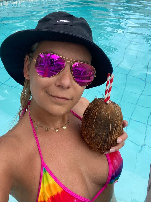 Watch Lena Nitro's leaked NSFW photo on TwXstars