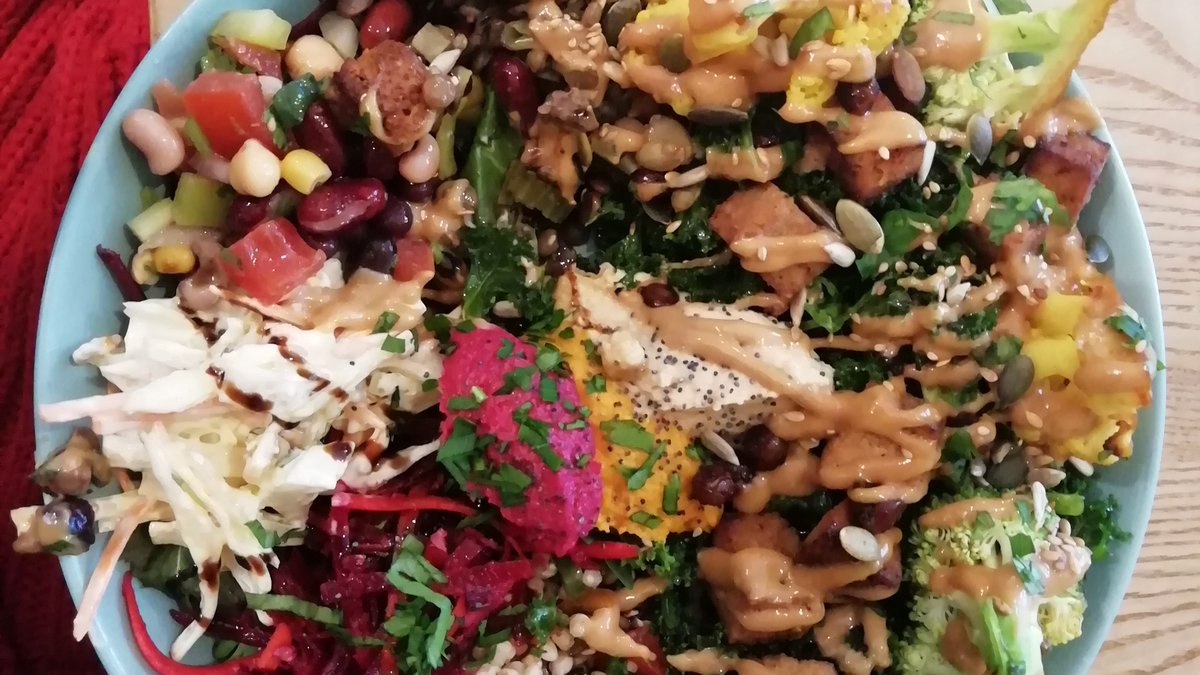 SwiftFox_Coach's tweet photo. This wonderfully nutritious dish is available from Nourish cafe in #Teignmouth 🌟 many more tasty, &amp; veggie-laden meals available. Tofu, beans, wholegrains, nuts and seeds. Check it out, see how you feel afterwards. Introduce these foods into your diet and feel the benefits 💗🙂 https://t.co/KuorZF7Qv7