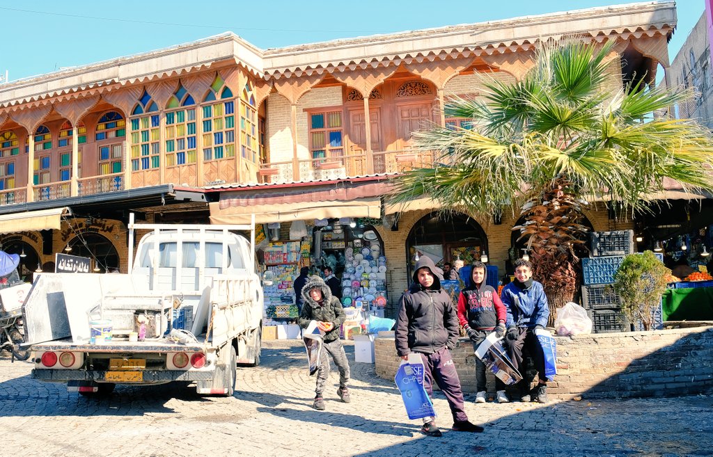 MalekiSoosan's tweet photo. People in the bazar Solimani
#Solimani
#Kurdistan https://t.co/CwnIEjFOrR