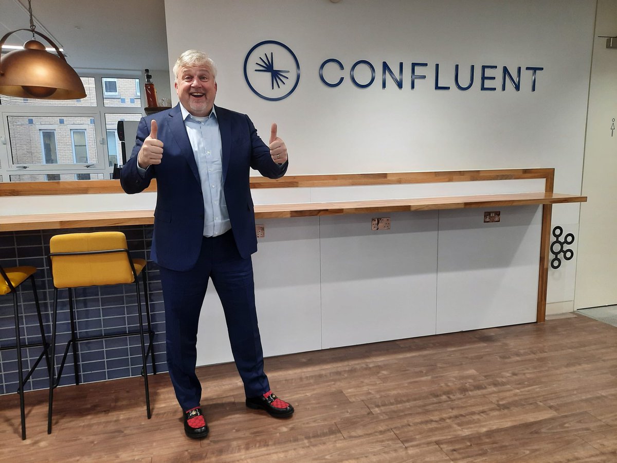 BecStraker's tweet photo. When our colleagues across the pond turn up in the Covent Garden office with epic shoes and a personality to match! #LifeAtConfluent #confluent @confluentinc #oneteam https://t.co/RxC5iy1MpM