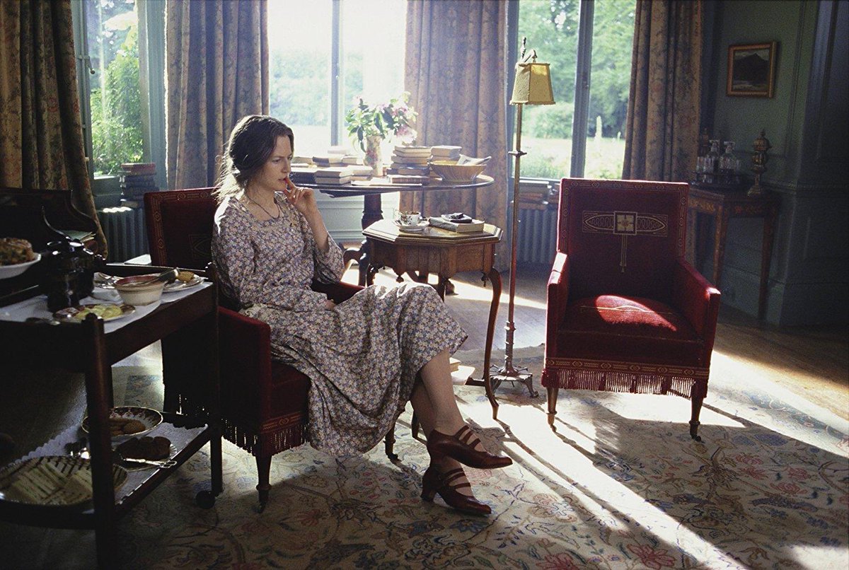 DialogosDCocina's tweet photo. Ayer (25/01) cumplió años Virginia Woolf. Mientras escribía en “Una habitación propia” que «una no puede pensar bien, amar bien, dormir bien, si no ha comido bien», también defendía el ideal de la mujer creadora que se alimenta de arte en vez de comida. 👇🏼 https://t.co/UzL8pf7eot