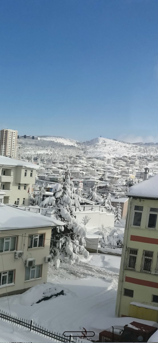 #yobuonlinesinav
Bu Yozgat. Her yer kar altında. Yobü yüzyüze sınavda inat ediyor da öğrenciler sınavlara nasıl gelecek, hiç düşünülmüyor.
#yobuonlinesinav
#onlinesinavistiyoruz
#onlinesınav
#yobü
#yozgat