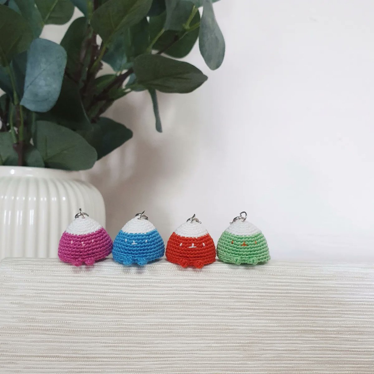 hellokitcrafts's tweet photo. 🗻🗻🗻
#mountains #miniature #snow #crochet #amigurumi #handmade #keychain https://t.co/3RxUlTScm7