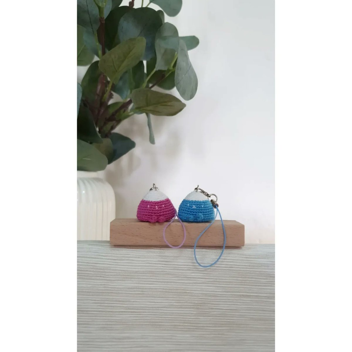 hellokitcrafts's tweet photo. 🗻🗻🗻
#mountains #miniature #snow #crochet #amigurumi #handmade #keychain https://t.co/3RxUlTScm7