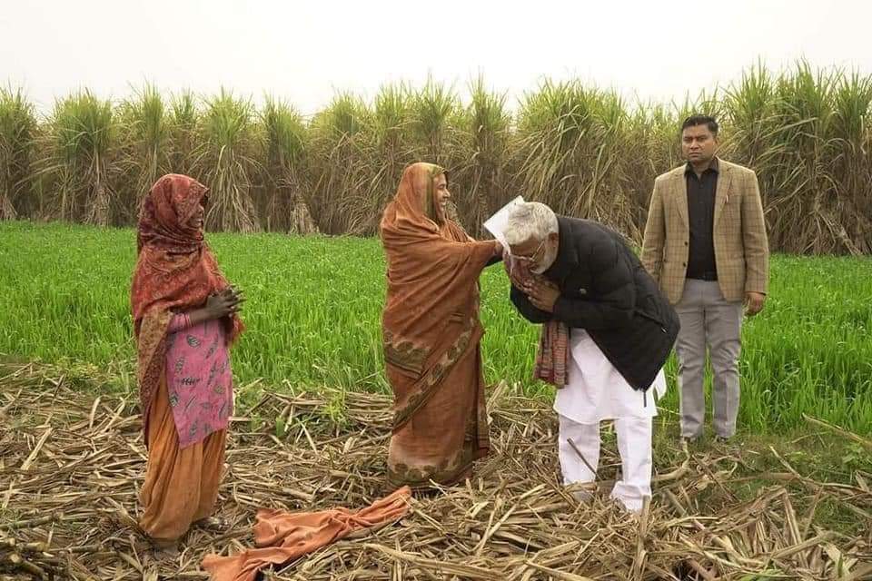 du_jat's tweet photo. यह वही लोग हैं जो कहते थे पश्चिम उत्तर प्रदेश से चौधरी लोगों की चौधराहट खत्म करदी !

आप सभी की एकता का ही नतीजा है कि यह लोग आ गए अपनी सही जगह पर
आज छोल में वोट मांगने आये कल कु छोल भी कर के जाएंगे बस कट्ठे रहो बटना नहीं है 🙏 https://t.co/NsF00VFURe