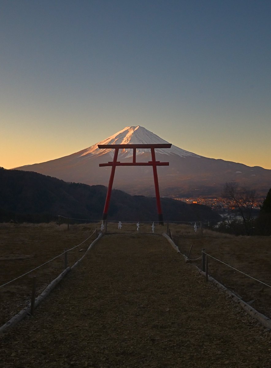 朝方の富士山