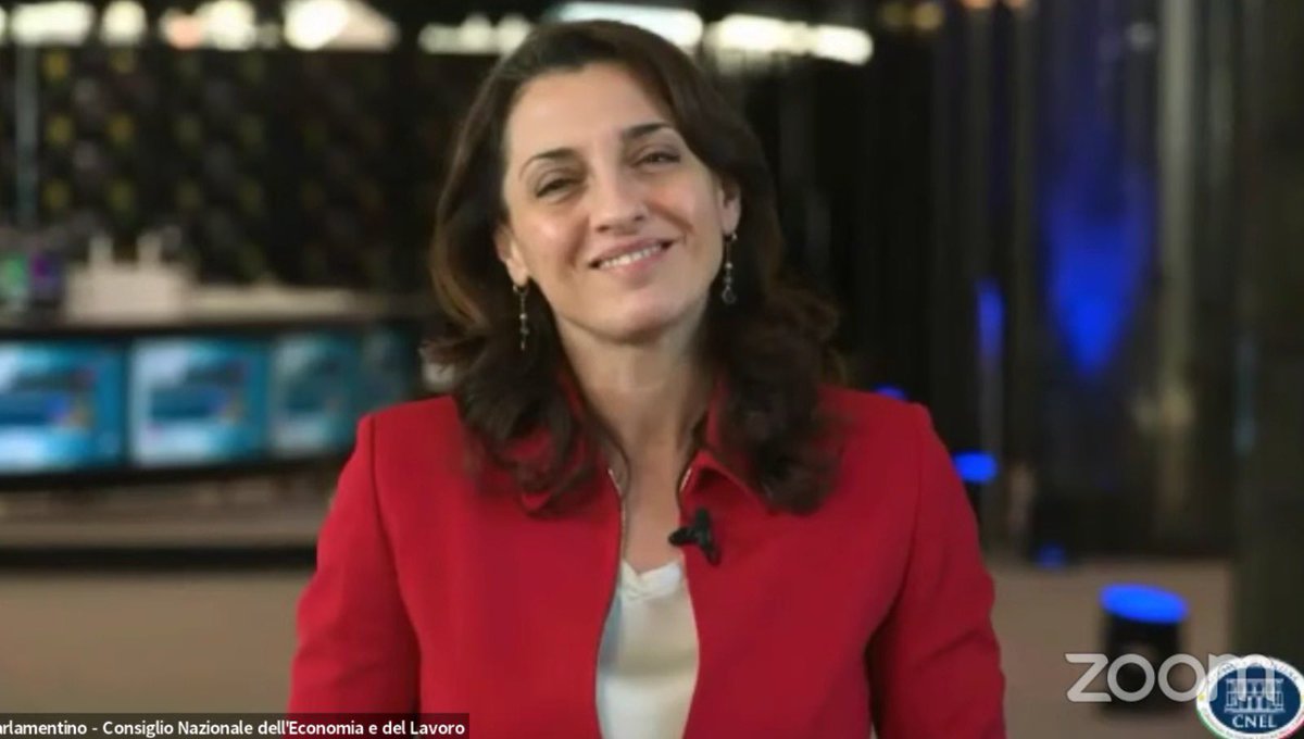 "Investimenti privati necessari per raggiungere gli obiettivi ambientali. Nel prossimo decennio serviranno quasi 500 miliardi di euro aggiuntivi ogni anno. Legislazione sia efficacie ma proporzionale" <a href="/itinagli/">Irene Tinagli</a> a seminario #CNEL <a href="/Assogestioni/">Assogestioni</a> | 👉bit.ly/3g3SDF2