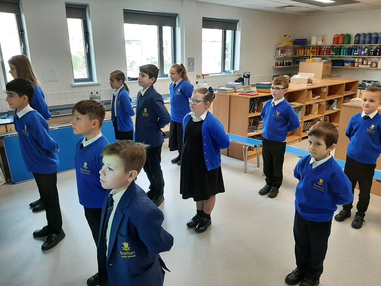 KentPoliceDover's tweet photo. Today #Bartonjuniorschool began the 9-week #Minipolicecadet programme. Staff Karen Wallis and #youthengagementofficer Mark Ball focused on standards, uniform and agreeing on a social project. https://t.co/CR6YskYSQS