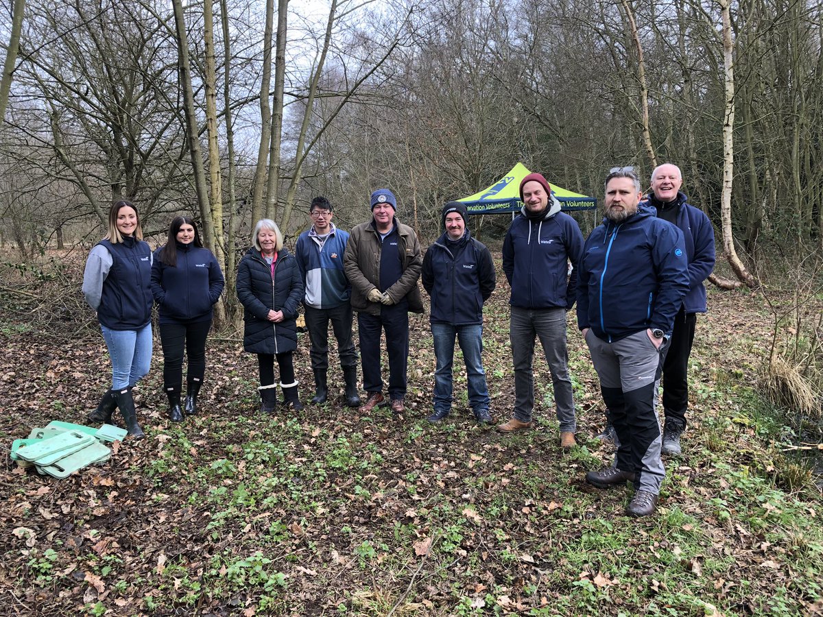 Danielle_B_CSR's tweet photo. @WatesGroup team based in @WokinghamBC are out today in The moors planting 200 trees mixture of Hawthorn, Dog Rose and Hazel tree whips with @TCVtweets @TCVBerkshire 🌳 #joininfeelgood #WatesSocialValue https://t.co/5nJGgu0Yvp