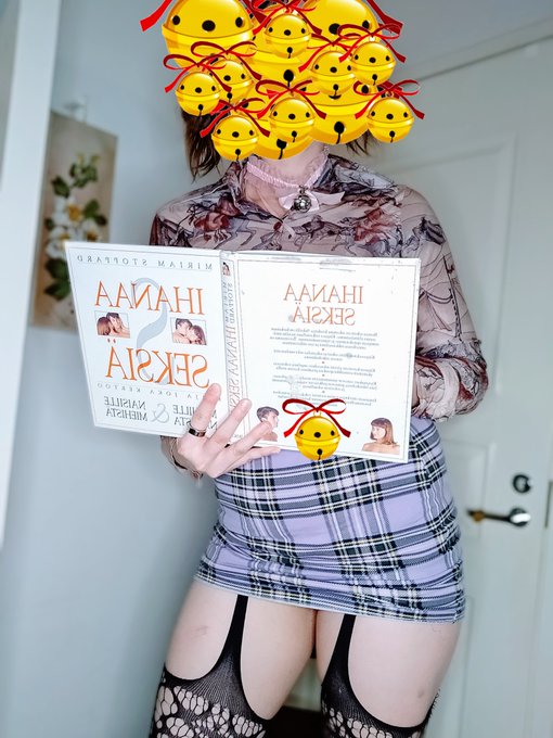 #Onlyfans ja #Fansly viikonloppuna julkaistavalla viikkovideolla leikit&auml;&auml;n roolileikkej&auml; kuvan hengess&auml;<a href="/tag/onlyfans"class="tags">#Onlyfans</a><a href="/tag/fansly"class="tags">#Fansly</a><a href="/tag/roleplay"class="tags"><span>#roleplay</span></a><a href="/tag/nsfw"class="tags"><span>#nsfw</span></a><a href="/tag/suomiporno"class="tags"><span>#suomiporno</span></a><a href="/tag/seksity%C3%B6"class="tags"><span>#seksity&ouml;</span></a><a href="/tag/onlyfansfinland"class="tags"><span>#onlyfansfinland</span></a>