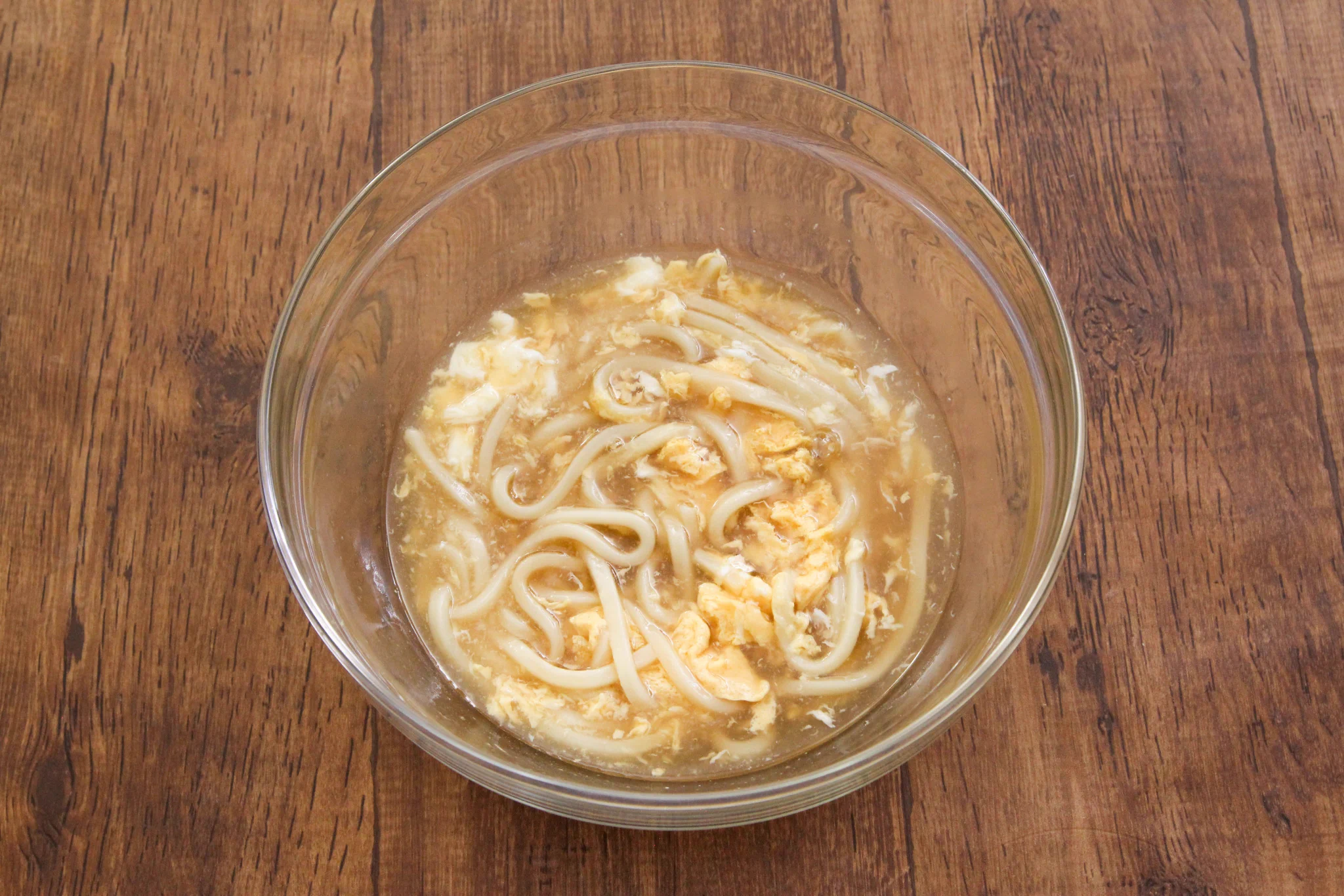 食べる手が止まらなくなっちゃう？！電子レンジで作れる、お手軽な「うどん」レシピ！