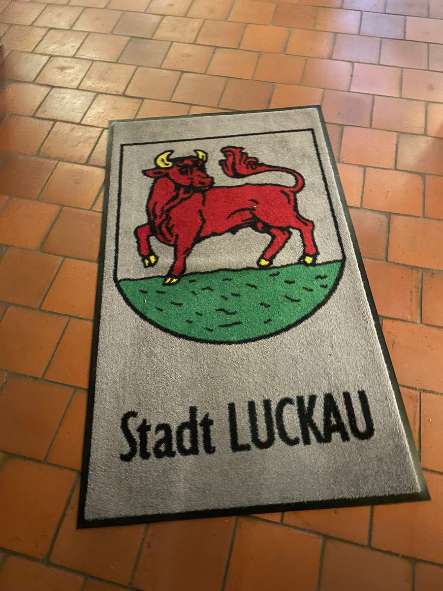 klugewitz's tweet photo. Save the Date! Samstag 12.2. ab 10 Uhr impfen wir im Rathaus #luckau. Familien, Kinder, Ältere. Impflücken schließen, Kinder schützen - statt Familien unkontrolliert durchseuchen - Hereinspaziert! #bbimpft #allesindenarm #LDS https://t.co/7Gn5jxXMBk