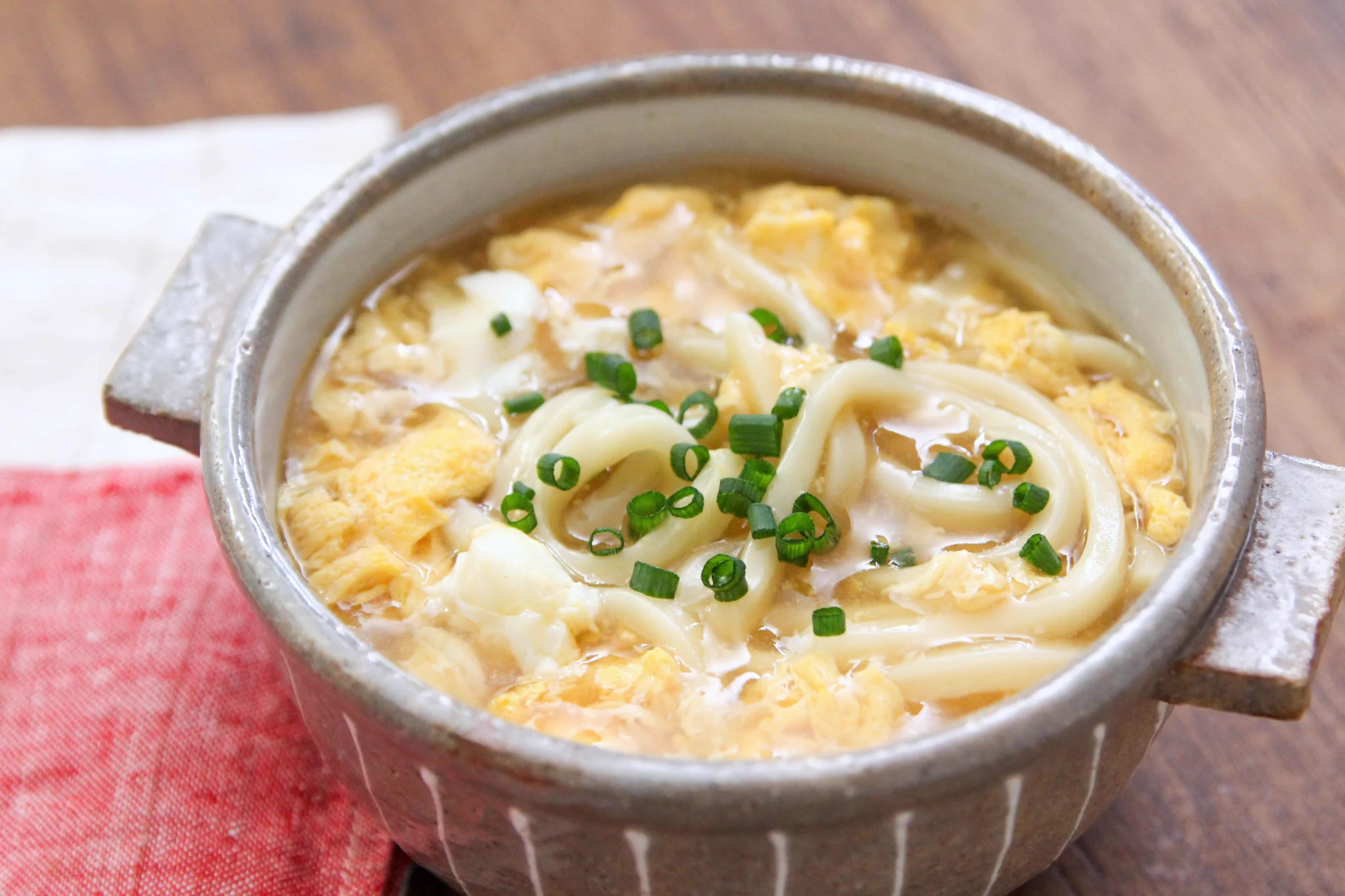 食べる手が止まらなくなっちゃう？！電子レンジで作れる、お手軽な「うどん」レシピ！