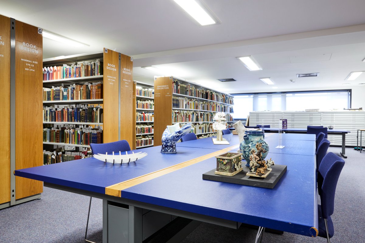 Join our team! We're recruiting for a Special Collections Assistant. It's a permanent position, 28 hours a week. Closing date is 6 February. Find out more: manmetjobs.mmu.ac.uk/jobs/vacancy/s…