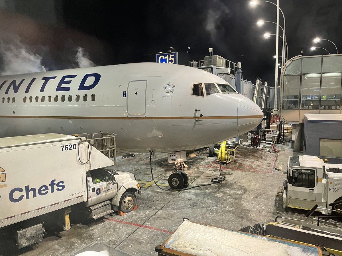 quise_piece's tweet photo. Repping the Bay on UNiner Airlines today! First leg is #ORDtoIAH operated by #N643UA, a 31 year old 763. 💺9L #QbTravelin @united @49ers
Looking forward to this 90 degree swing! https://t.co/cbnS2EYl02