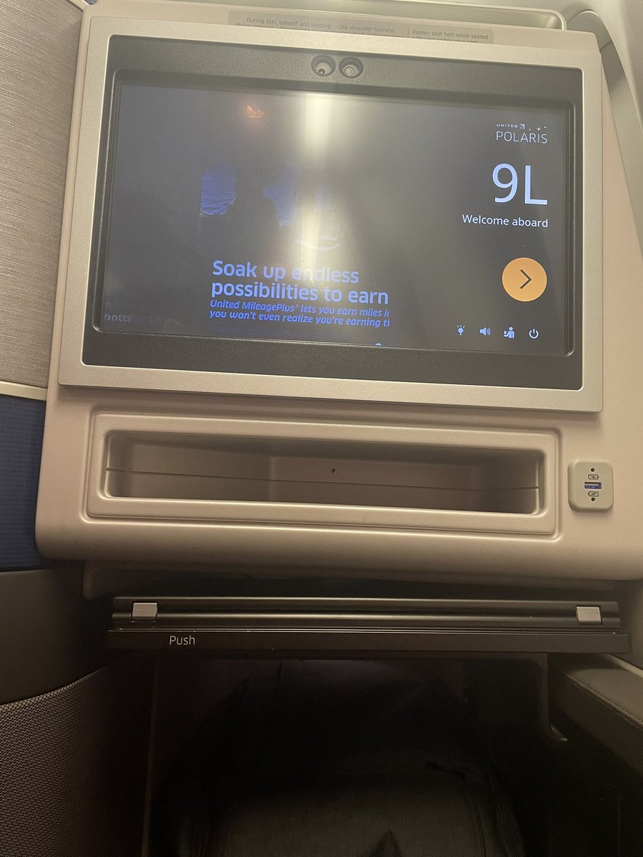 quise_piece's tweet photo. Repping the Bay on UNiner Airlines today! First leg is #ORDtoIAH operated by #N643UA, a 31 year old 763. 💺9L #QbTravelin @united @49ers
Looking forward to this 90 degree swing! https://t.co/cbnS2EYl02