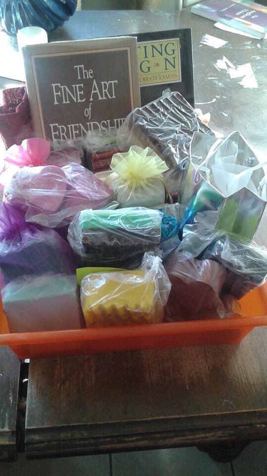 srnorganics1's tweet photo. Large spa gift baskets great gifts give the gift of love shop handmade #summerrainesnaturals
#ValentinesDaygifts
#skincare
#spabaskets https://t.co/wSpluy2hO6