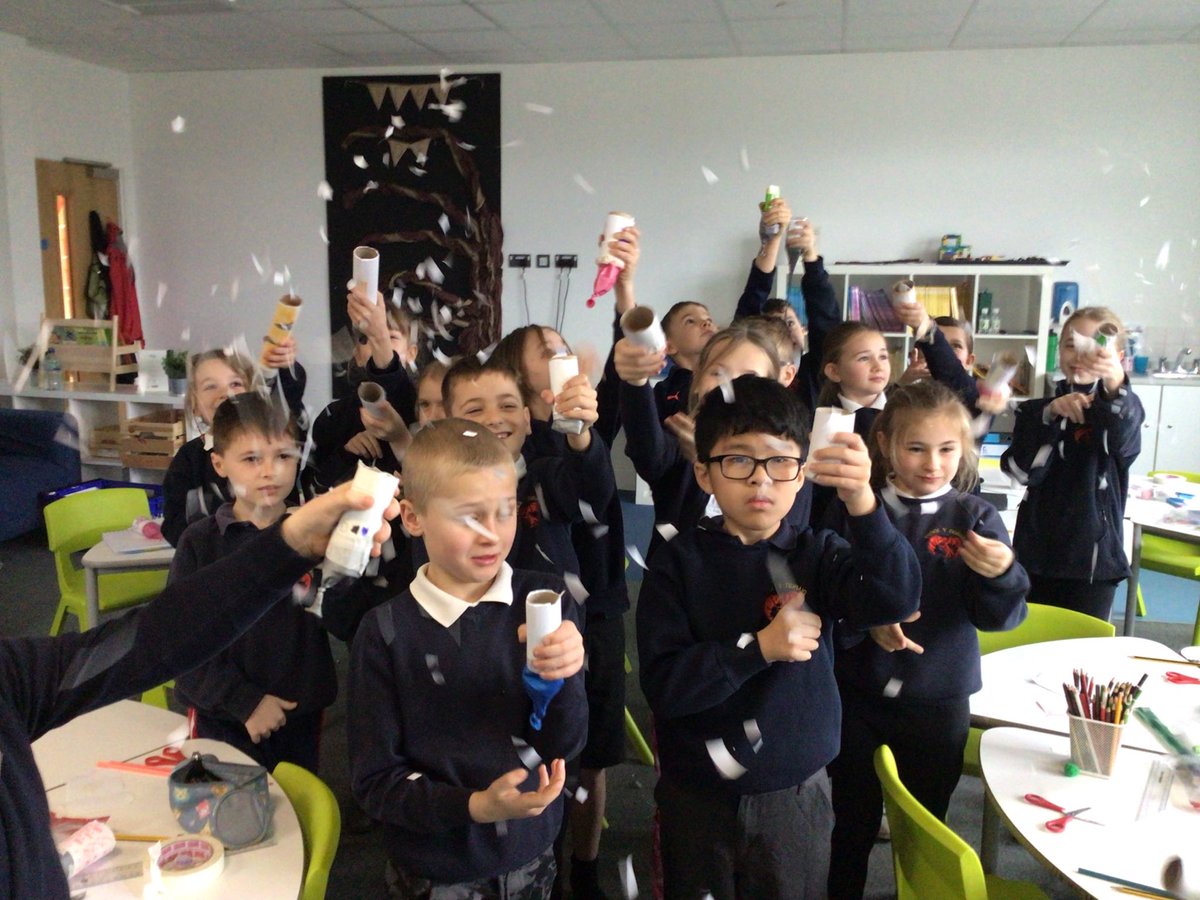 ysgolyddraig's tweet photo. Super @STEMAZING1 session today involved exploring potential and kinetic energy and making energy poppers! Thank you for another opportunity to be creative, courageous and curious @nicjanerichards  #YYDcreativity #YYDstem #YYDcaernarfon https://t.co/gggWBfHHFG