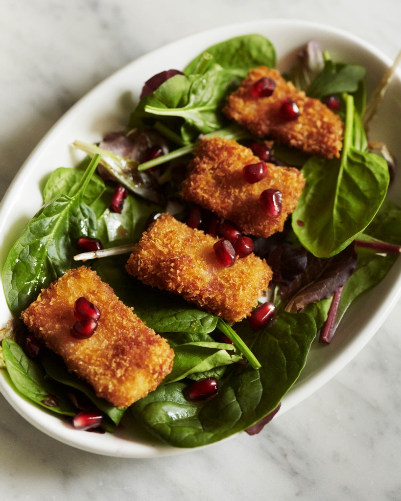 Fried smoked eel with spinach and pomegranate is today's cichèti special. Known as bisato in Venetian dialect, eel is a very typical dish of Venice. ⁠ #eel #polpocichetiweek #smallplates #special