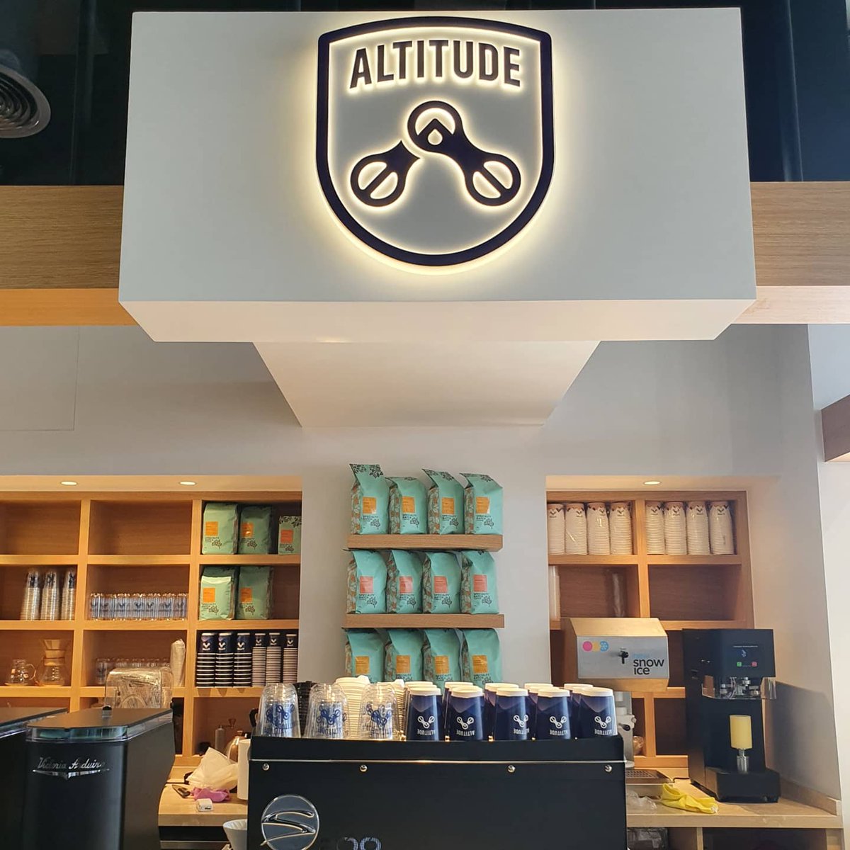 darna's tweet photo. @specialtybatch &amp; Altitude. Two brands we proudly developed have partnered together to offer exceptional specialty coffee.

#coffee #specialtycoffee #branding #strategy #consulting #UAE #Dubai https://t.co/8pkcjFtf8j