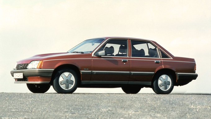 GilOpel's tweet photo. El exitoso Rekord C fue el primer #Opel de tamaño medio del que se vendieron más de un millón de unidades.🤩

Fan de #Opel, ¿te acuerdas de él?💚

#Curiosidad histórica

#FelizMiércoles https://t.co/CEGDy3KMtZ