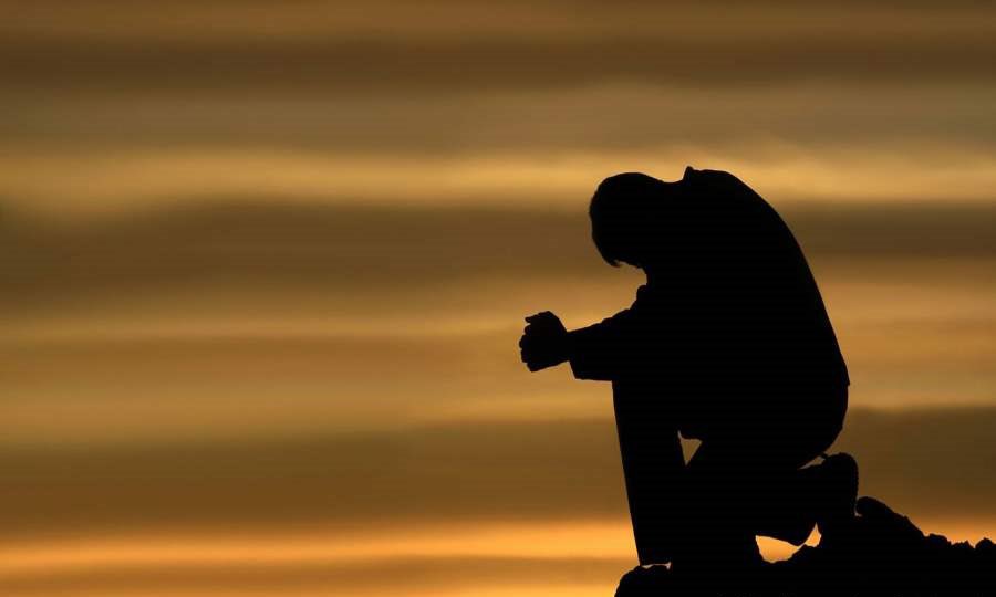 ReemAlshrief's tweet photo. مهما حاولت الابتعاد والهروب من أشخاص من ظروف من هموم فذلك لن ينجح كلهم تحملهم معك في قلبك وعقلك بل يسرحون ويمرحون في هالتك وما عليك فعلا هو المواجهه وخوض التجربة واستيعاب الدروس والتطور من خلالها حينها ستحظى بنفسك التي تاهت منك في الجموع👌🏻 https://t.co/EBt0QSZWUS