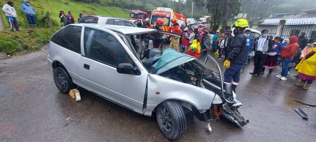 🚒El día de hoy #bomberoscañar atendió un siniestro que sucedió al rededor de las 14:30, en la Panamericana, sector San Antonio. 
Los equipos especializados de extricación realizaron la atención de las víctimas atrapadas. <a href="/BomTambo/">Bomberos El Tambo</a> <a href="/ECU911_/">ECU 911</a> <a href="/Bomberoscanar/">Bomberos Cañar</a>