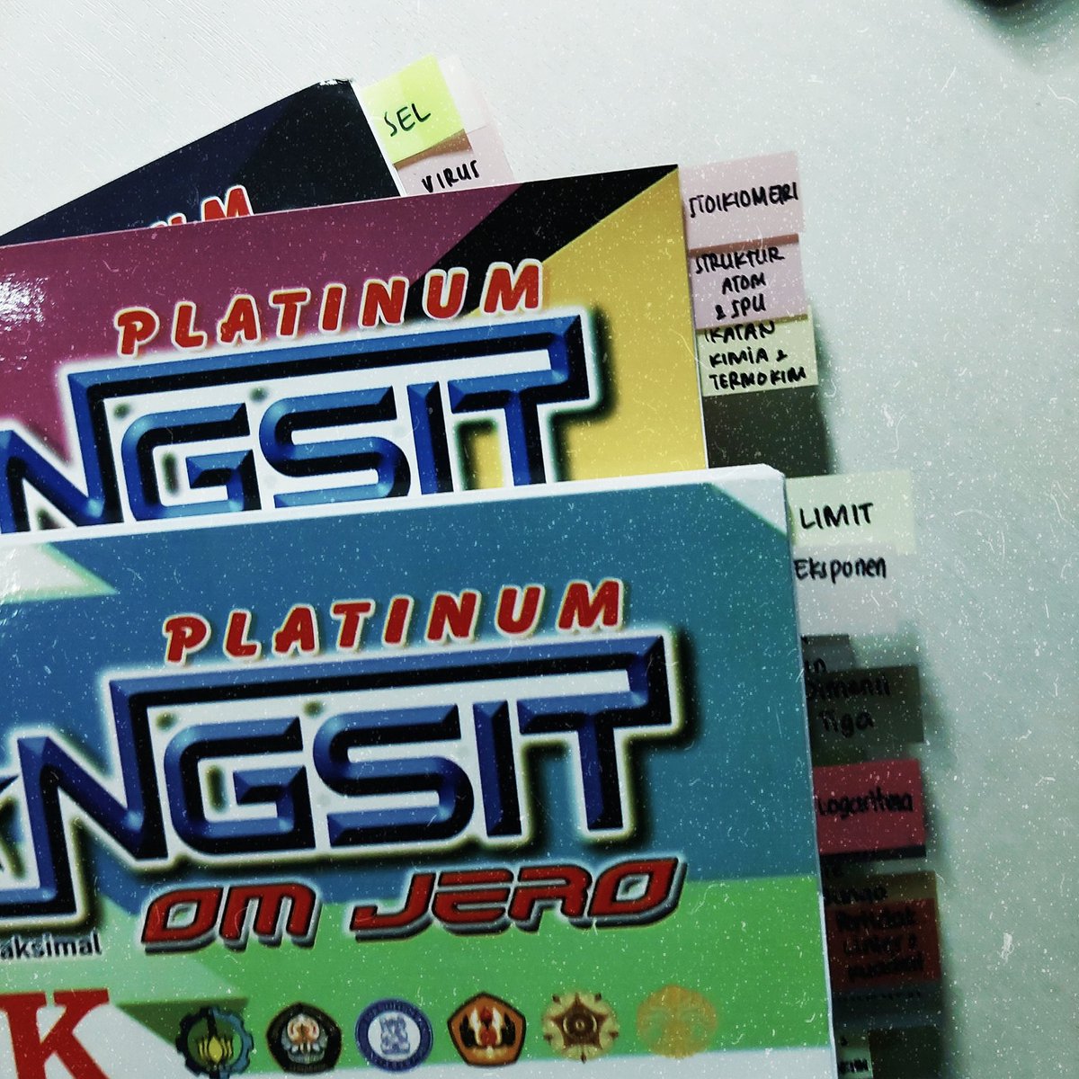 thisxe's tweet photo. si yang lagi procras tapi tetep pengen keliatan produktif dan berujung nulisin index tab👍🏻 https://t.co/2LuITU8Zlj