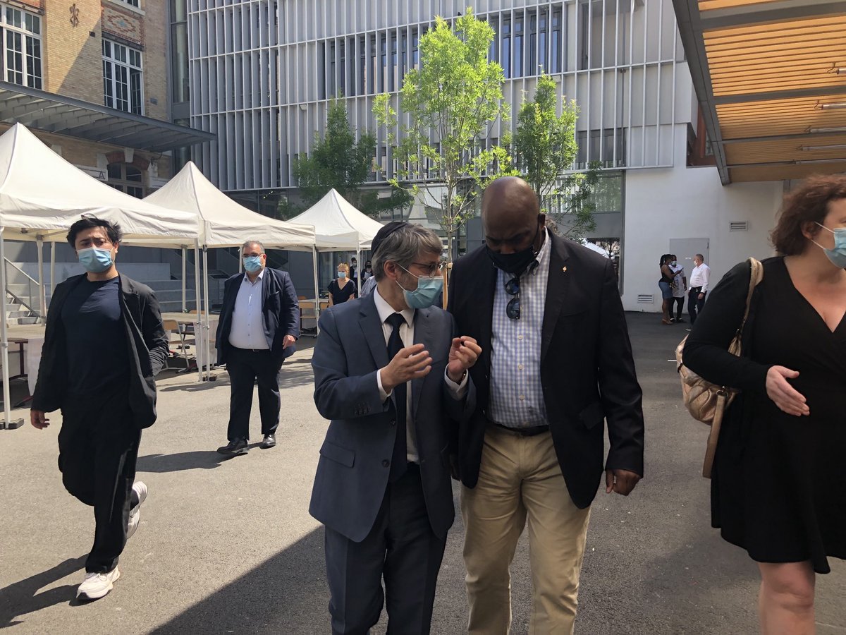 PierreKanuty's tweet photo. Il est parti il y a 2 jours. #RaphaelEsrail était venu inaugurer le collège Cl. Chappe-Idan Grinspan avec @FrancoisDagnaud @HaimKorsia @Karine_Gautreau @mahorchiche @andreafuchs dans le 19e à @Paris en juin 2021. Nous transmettrons. https://t.co/FY6B2GIzI8