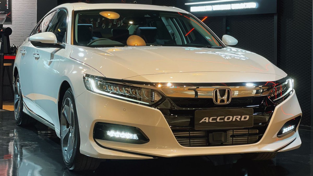 hondaisme's tweet photo. Baru saja diluncurkan, New Honda Accord kini semakin nyaman dan tampil premium dengan New Power Sunroof dan berbagai fitur baru lainnya!

Penasaran? Baca disini: https://t.co/5hxHAxkI5H https://t.co/BXLRpA5HQe