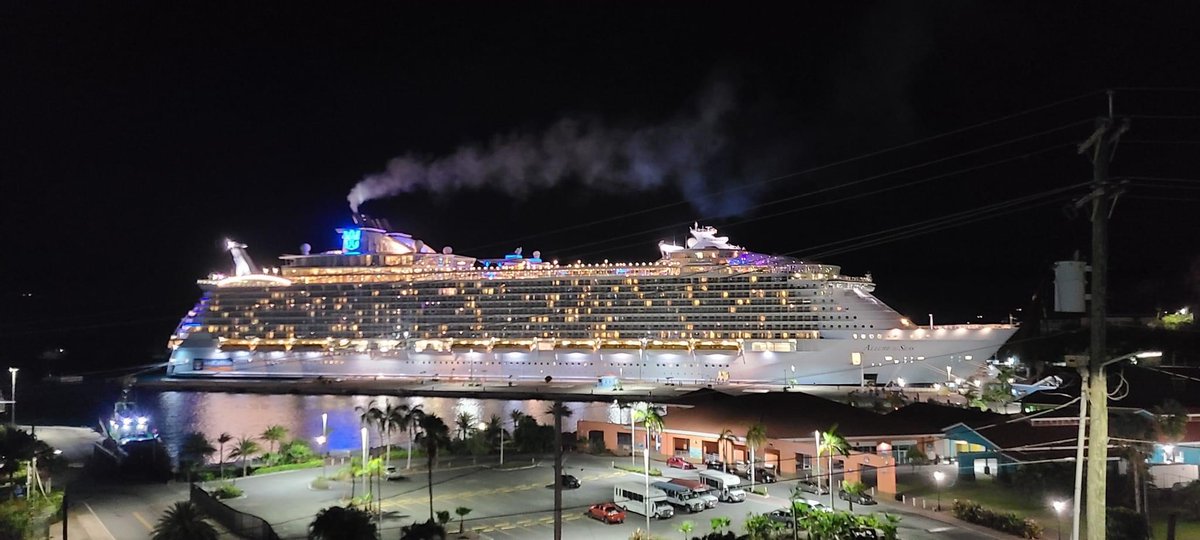 usviports's tweet photo. Crown Bay at night is a beautiful sight! https://t.co/oQVv9rxqys