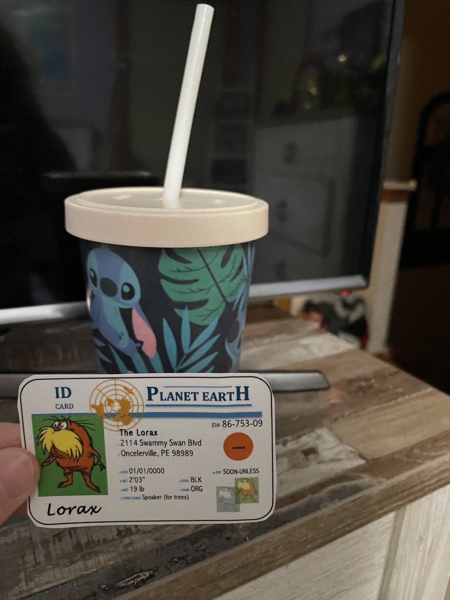 I use a reusable cup to reduce my ecological footprint. #apespop <a href="/franklinlorax/">APES Project Lorax</a>