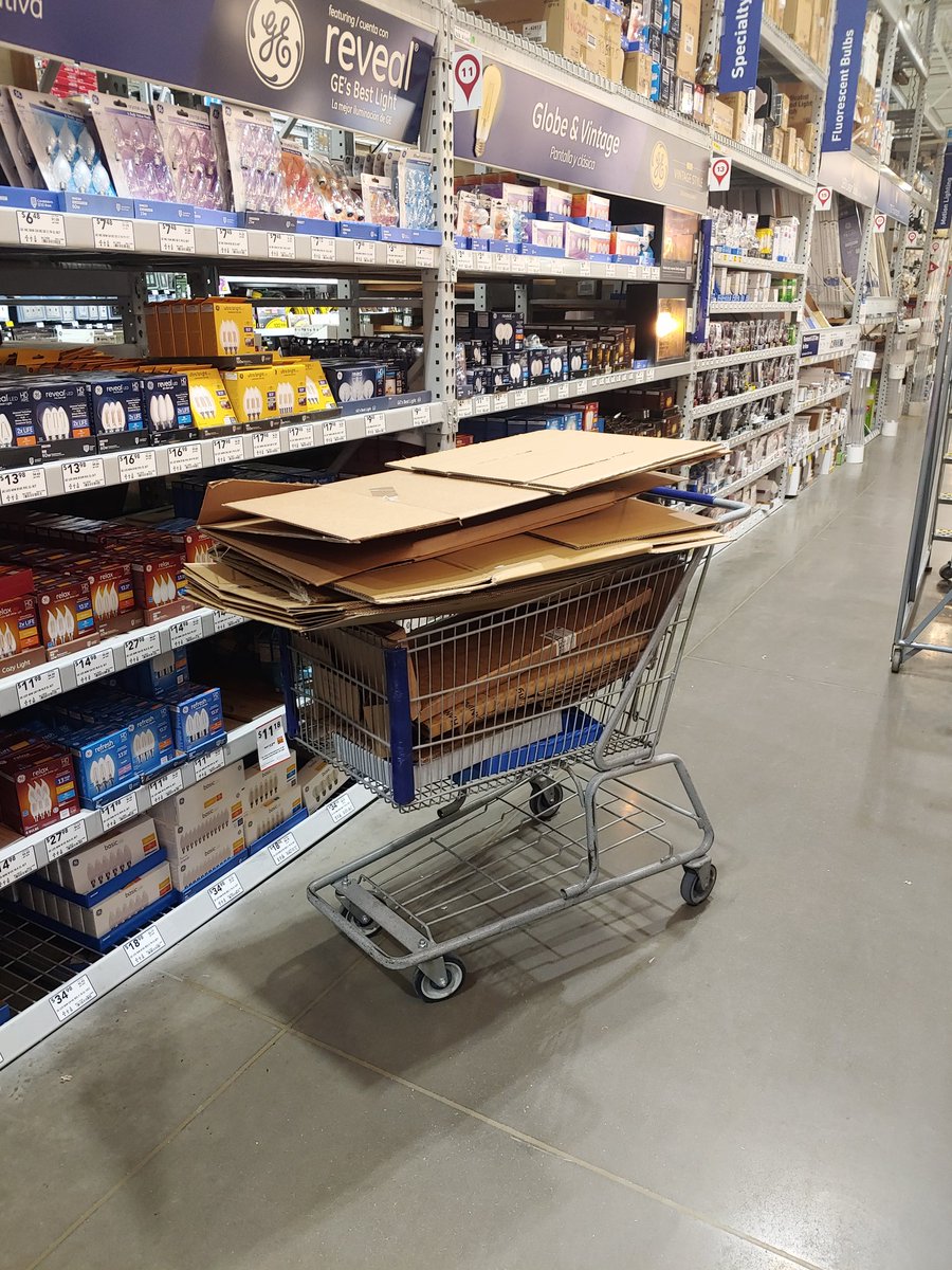 Lowes_646's tweet image. The future is looking bright for light bulbs sales after some intense packdown. #cardboardchallenge #R1Rockstars @nmcmillan1369 @BenitoKomadina @michaelKargeni1 @BlaineAndrews7