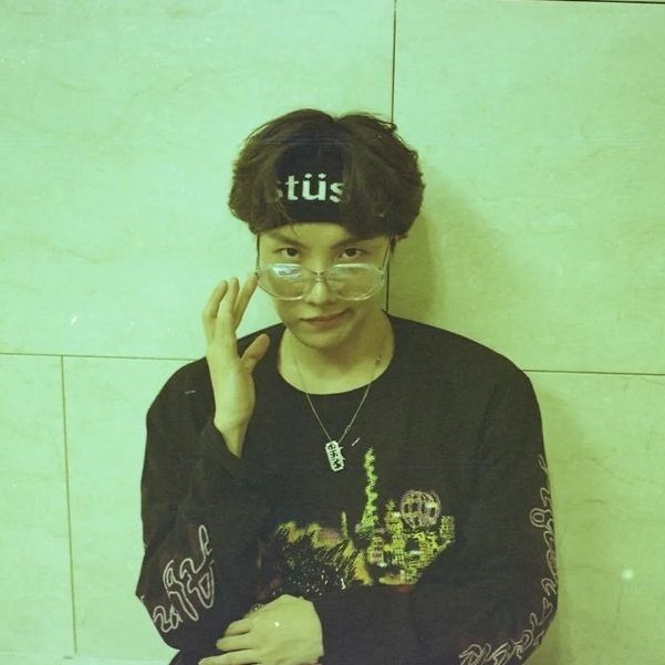 hobi's postong pictures from this day ♡