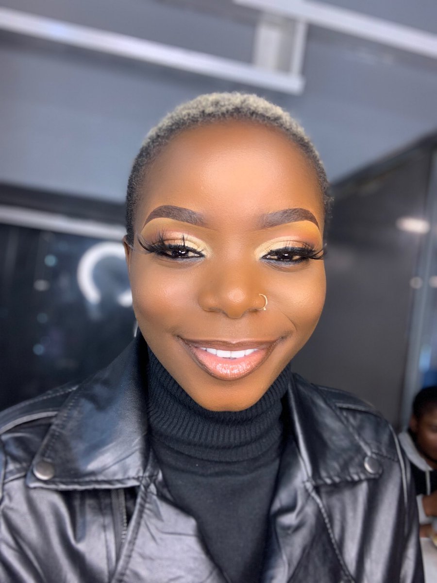 DebrahMoyo's tweet photo. Confidence booster😍🤞🏽
To book for a makeover slot, app +263 777 818 918
.
.
.
.
#zimmua #harare #underratedmuas https://t.co/CV1C6EdEle
