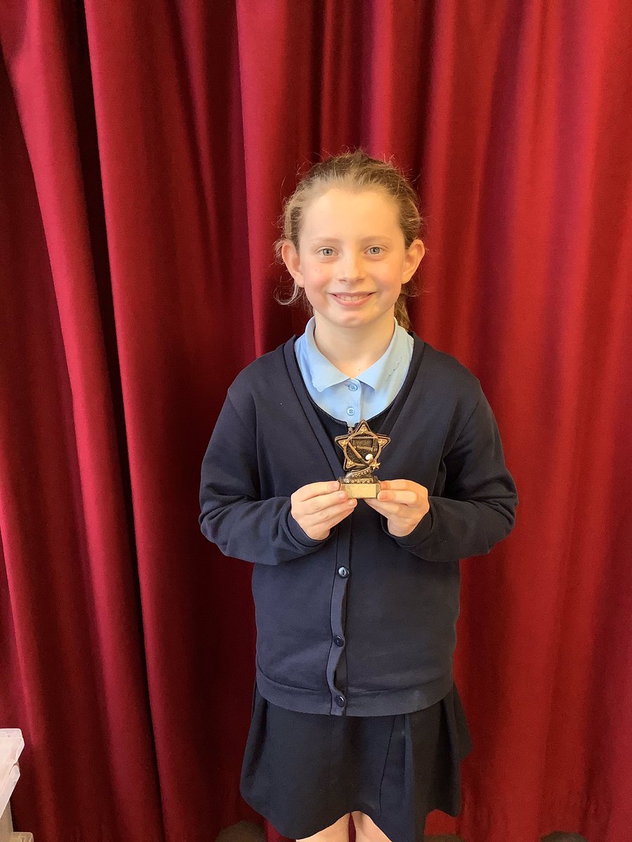 MackieHill's tweet image. A huge well done to Beth in Year 5 who was awarded ‘Player of The Match’ at @Slazengerhc under 12’s tournament! 🏑 🌟 #sports #hockey