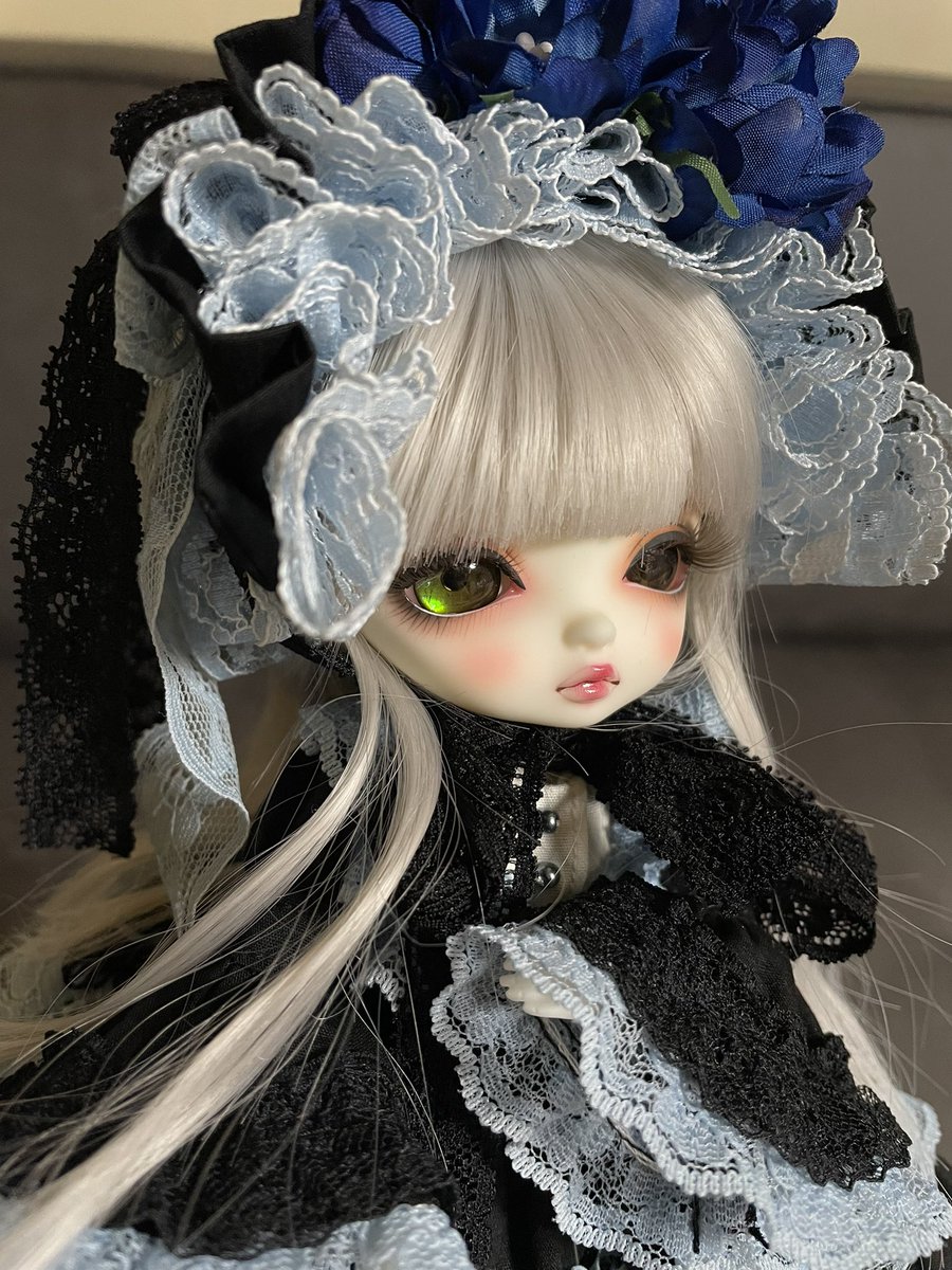 mira_dool's tweet photo. #鉱物アイ
#kreamdoll
通販で購入させて頂きました
カナダ産アンモライトの18mmになります
このアンモライトは緑の色合いがメインになります
角度を変えると青や紫の色遊も見えて本当に綺麗です
届いて嬉しさのあまり直ぐにRêveurにはめてあげたので、ドールアイのお写真を撮り忘れてしまいましたΣ https://t.co/jJ1ZVje8lC