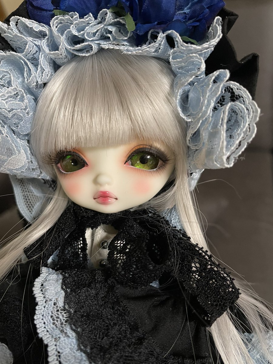 mira_dool's tweet photo. #鉱物アイ
#kreamdoll
通販で購入させて頂きました
カナダ産アンモライトの18mmになります
このアンモライトは緑の色合いがメインになります
角度を変えると青や紫の色遊も見えて本当に綺麗です
届いて嬉しさのあまり直ぐにRêveurにはめてあげたので、ドールアイのお写真を撮り忘れてしまいましたΣ https://t.co/jJ1ZVje8lC
