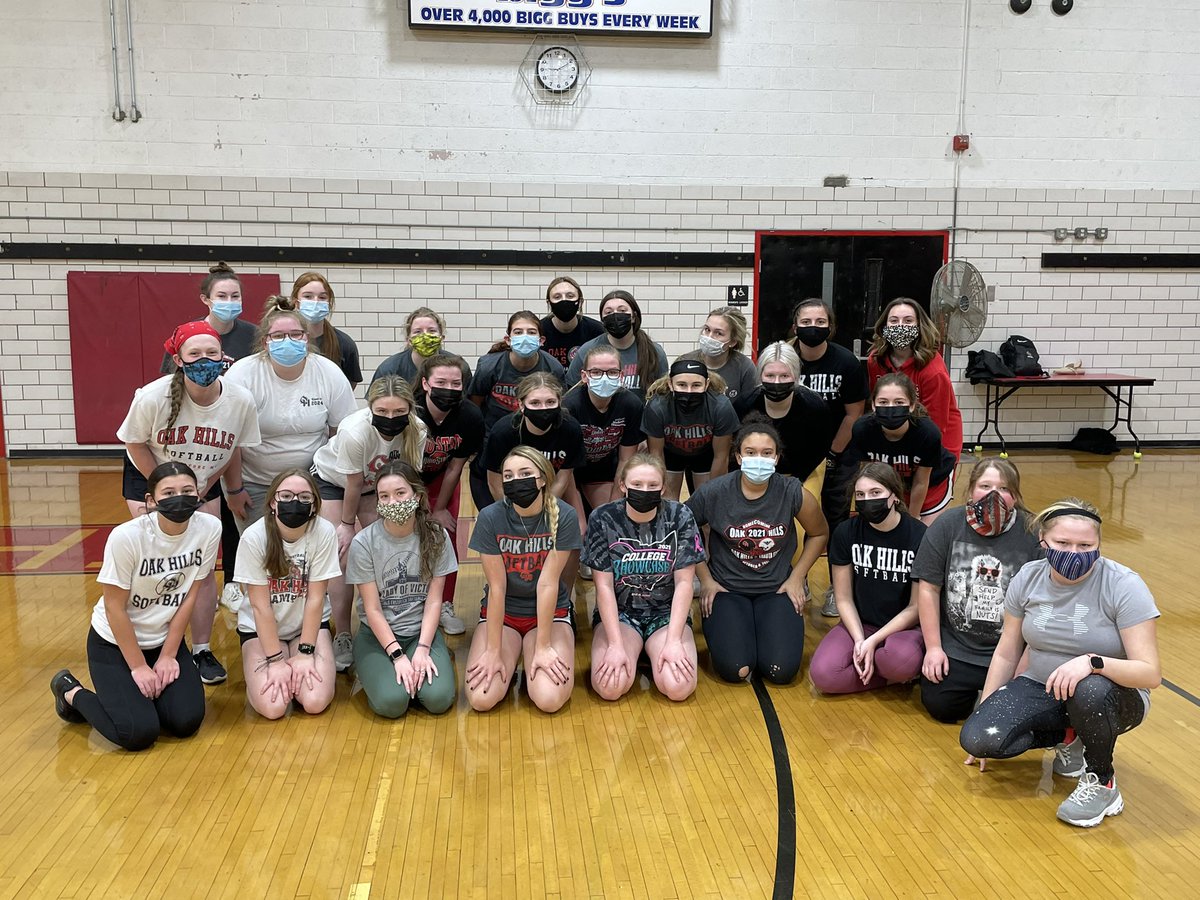 OakHillsSB's tweet photo. It maybe 5 degrees outside but it was nice and warm in the gym this morning. Tryouts will be here before you know it… https://t.co/lwYG24xl6w