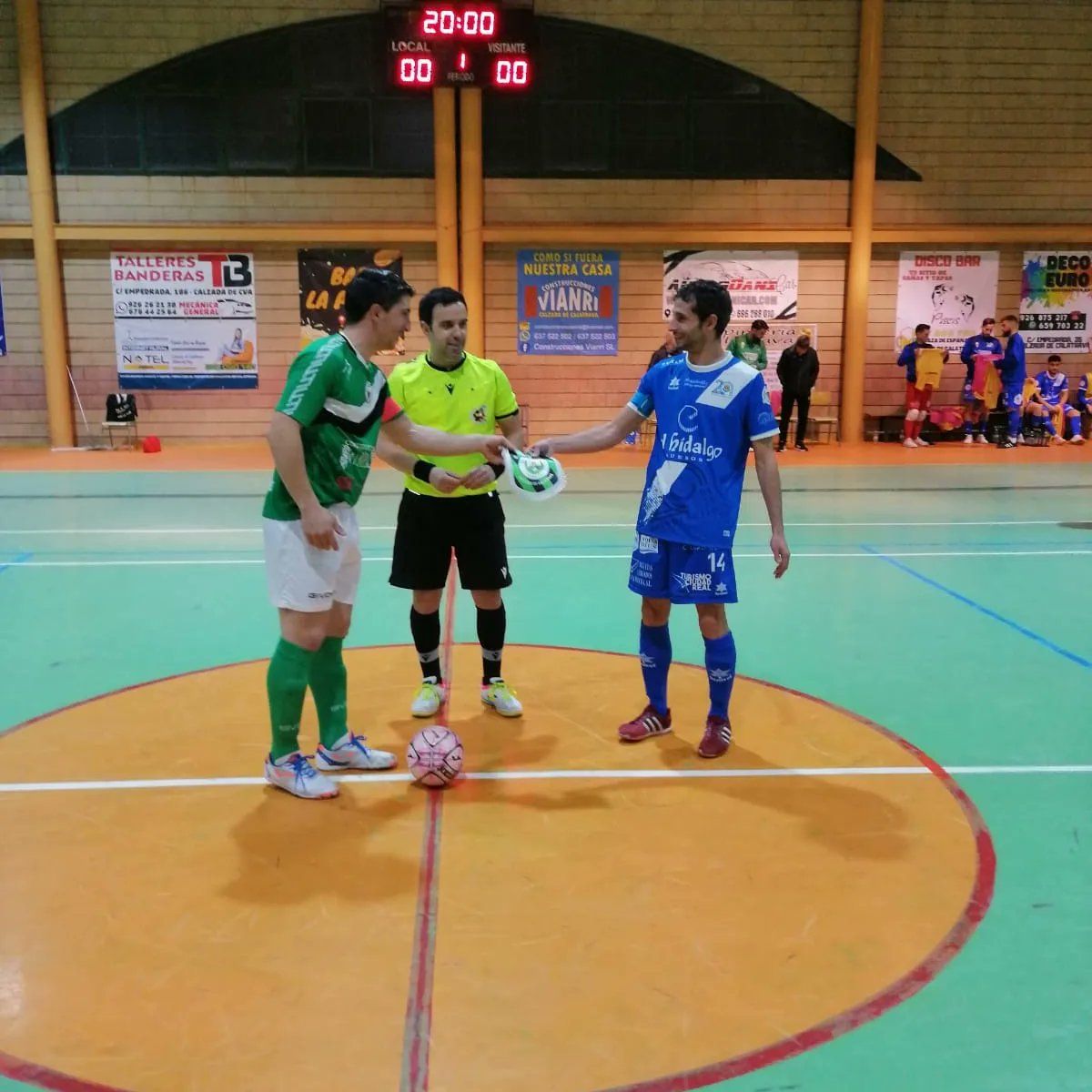 SalvatierraCd's tweet photo. 🔝 Resumen en 📸 del partido histórico disputado ayer 🆚 @manzanares_fs  de 🏆 primera división. Gran jornada y magnífico ambiente el que se vivió en nuestro 🏟️ a pesar de ser un Martes.
El equipo mostrar un gran nivel 👌 y se compitió ante un equipazo 💚⚽ https://t.co/V1gCg6VIJV