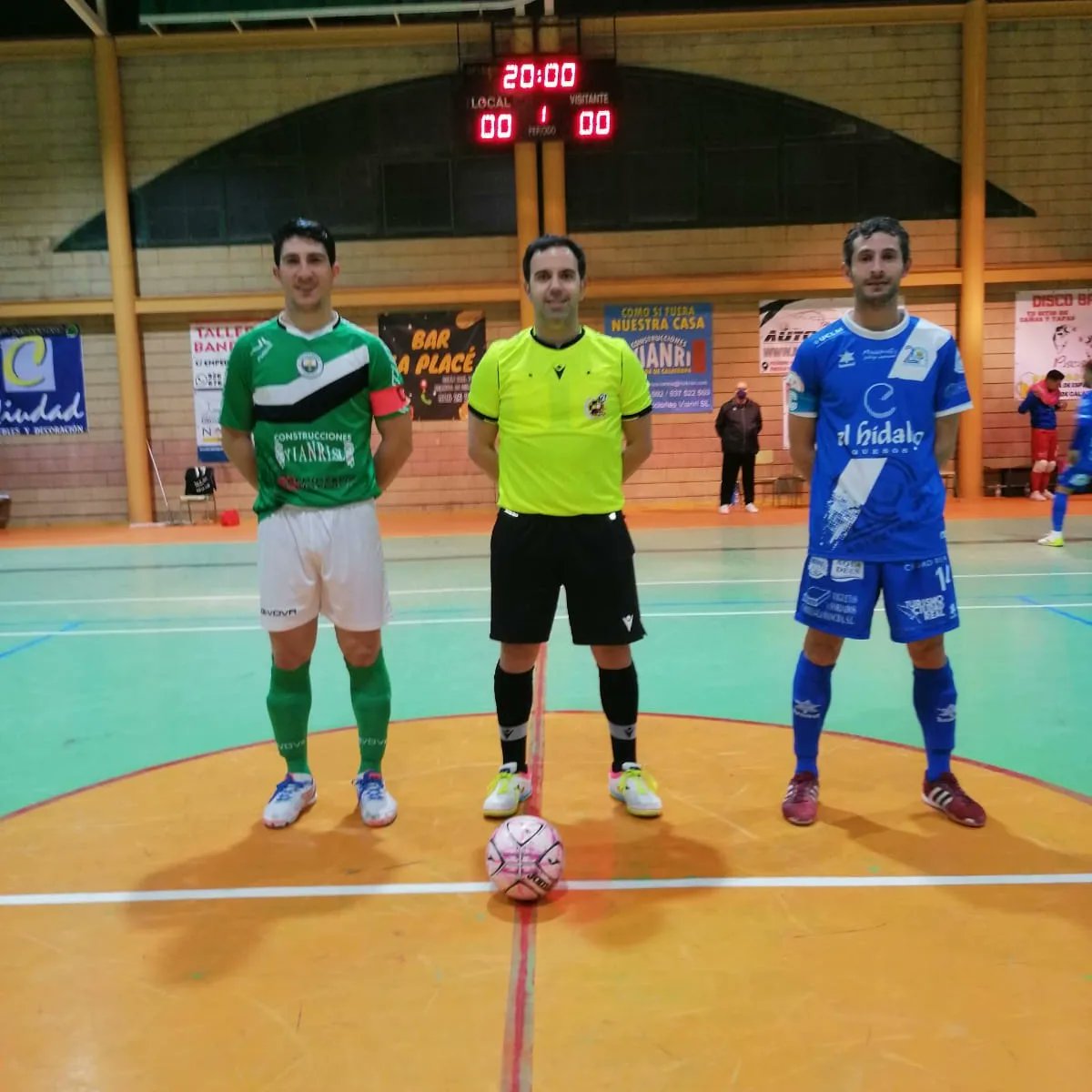 SalvatierraCd's tweet photo. 🔝 Resumen en 📸 del partido histórico disputado ayer 🆚 @manzanares_fs  de 🏆 primera división. Gran jornada y magnífico ambiente el que se vivió en nuestro 🏟️ a pesar de ser un Martes.
El equipo mostrar un gran nivel 👌 y se compitió ante un equipazo 💚⚽ https://t.co/V1gCg6VIJV