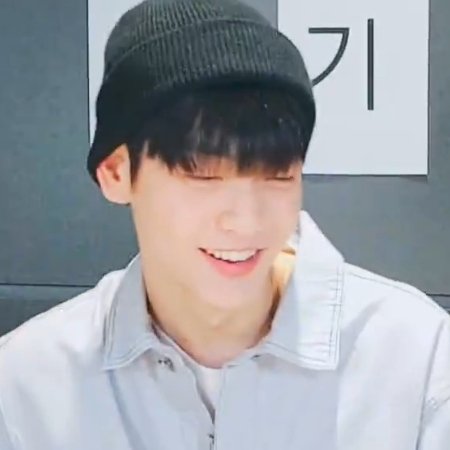 ㅤㅤ( • 3 • )ㅤㅤㅤㅤㅤㅤㅤㅤㅤ ( ◜◡◝ )