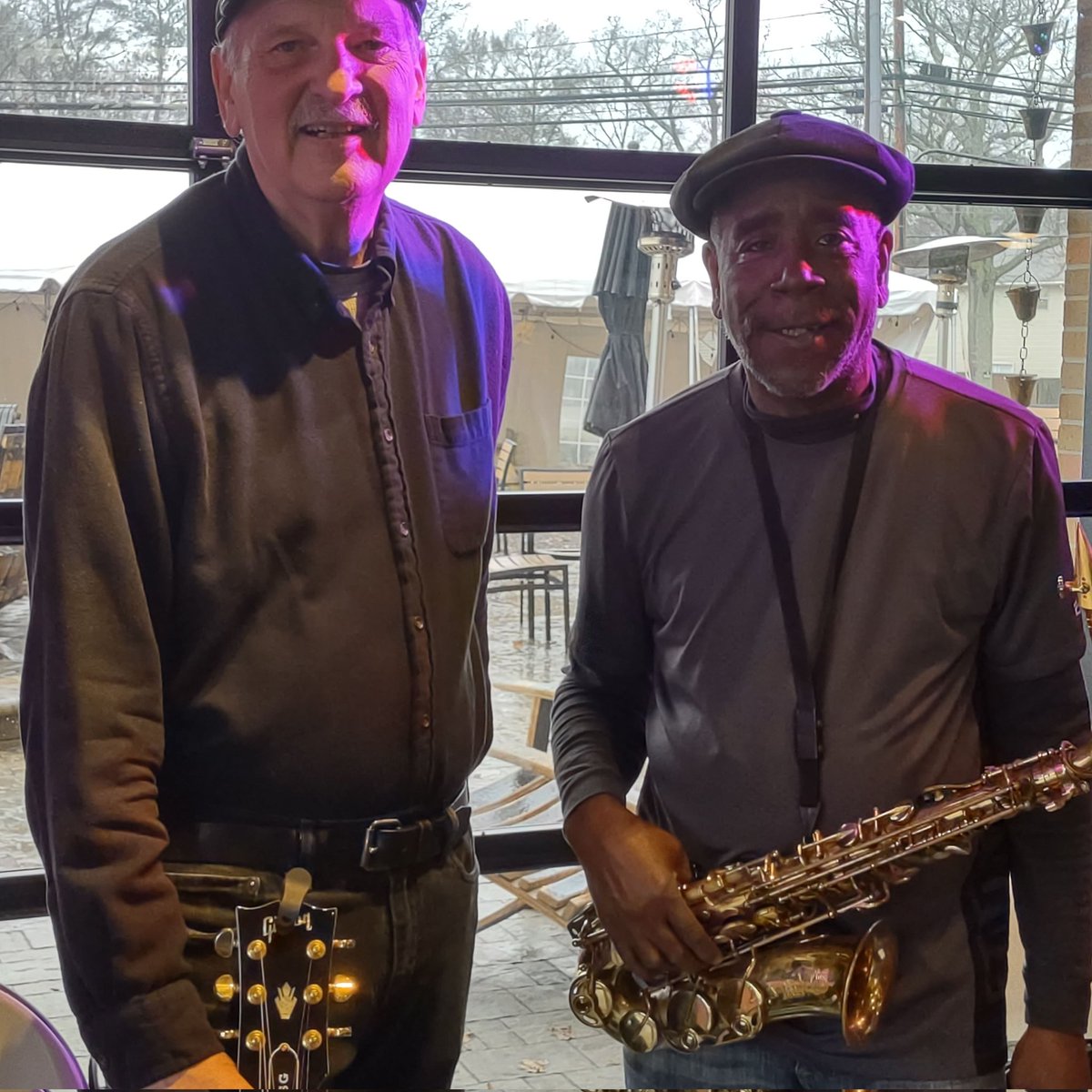 PaulUrban6's tweet photo. Bill Ellington sax & Paul Urban guitar/vox Sun. 2/20 2-5pm Big Ugly Brewing Chesapeake VA ! #smoothjazz #jazz #guitar #saxophone #blues #757brewing #vabrewing @PaulUrban6 @BigUglyBrewing https://t.co/u4DyqJCuOQ
