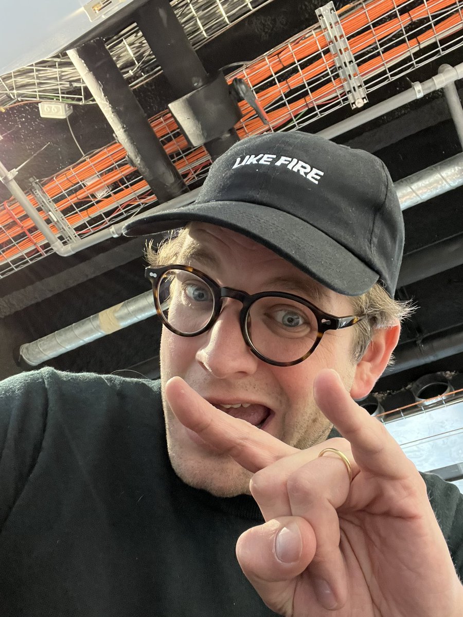 Si t’as pas ta casquette <a href="/LikeFireStudio/">LIKE FIRE</a> en 2022 t’as raté ta vie !!!!! Bisous et mercé les « jeunes légendes » <a href="/co__pi/">chefscout 🎯</a> <a href="/ludohdr/">Ludo Houdré</a> <a href="/zazaconstant/">Isabelle  逸飒</a>