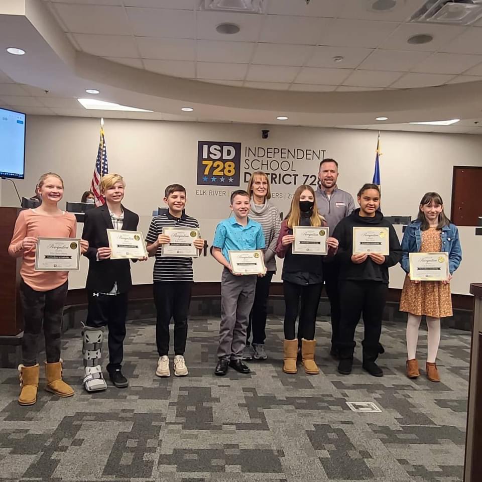 Congratulations to our Corner Safety Patrol who were recognized by the school board this week! The have awesome leadership skills and brave all of the extreme Minnesota weather conditions. #OtterPride @TLESotters @WCampbell728 @bittmand https://t.co/AqosXb53wa