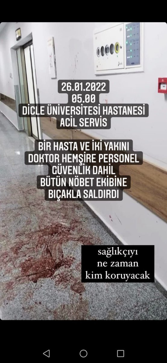 comezlerinkrali's tweet photo. Kamu kurumlarında kuyruğa girer saatlerce beklerler.
Bankalarda kuzu kuzu ses etmeden bir köşeye sinerler.
Hele adliyede,mahkemelerde süt dökmüş kediye dönerler.
Ama hastanelere geldi mi gencinden yaşlısına,çocuğundan kadınına, hepsi aslan kesilir !
 #SağlıktaŞiddet #DicleAcil https://t.co/4lhO7FhNhu