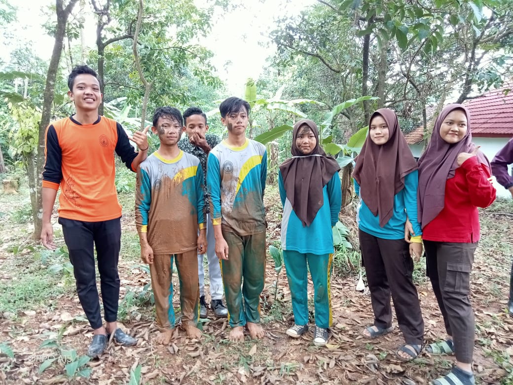 herihasbullah's tweet photo. Outbond training LDK OSIS MA Hasbullah, more pictures https://t.co/w4bwCh035s
#outbond https://t.co/X6Qjcjqad3
