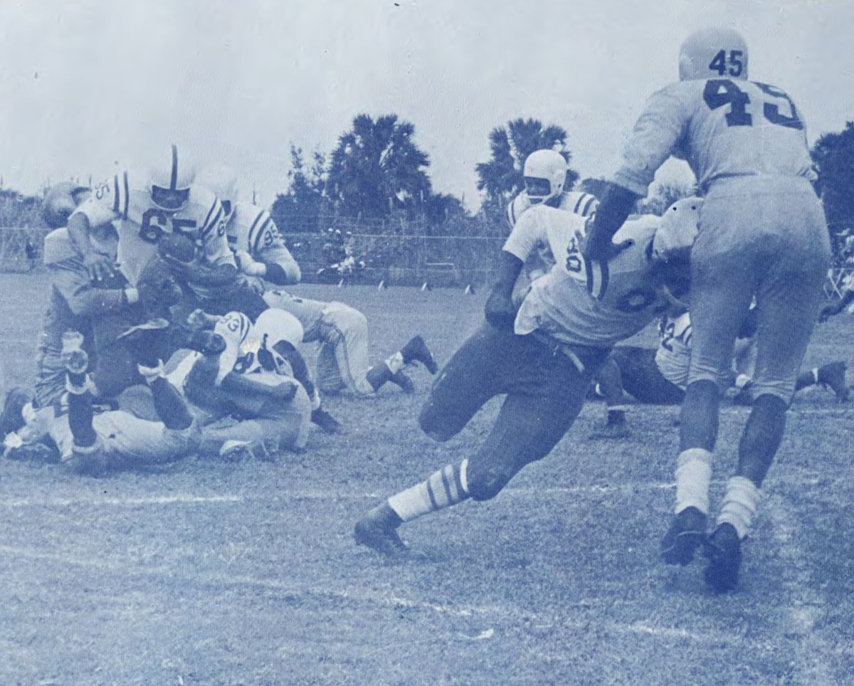 Resolution1914's tweet image. From The Desk of Dillard University's Archivist,

We would like to present to you "The Crescent City Gridiron"(LINK BELOW). This exhibit brings perspective to Black College Football through the legacy of Dillard University. 

LINK: sites.google.com/dillard.edu/th…